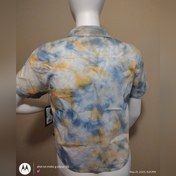 Junk Food Button Up Top M - Picture 4 of 5